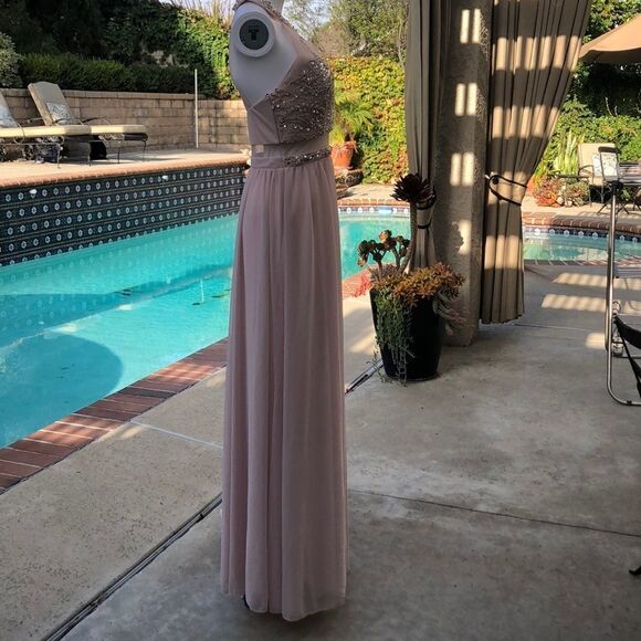 Sequin Hearts Pink Sleeveless W. Beading Gown Sz11 - Picture 5 of 8